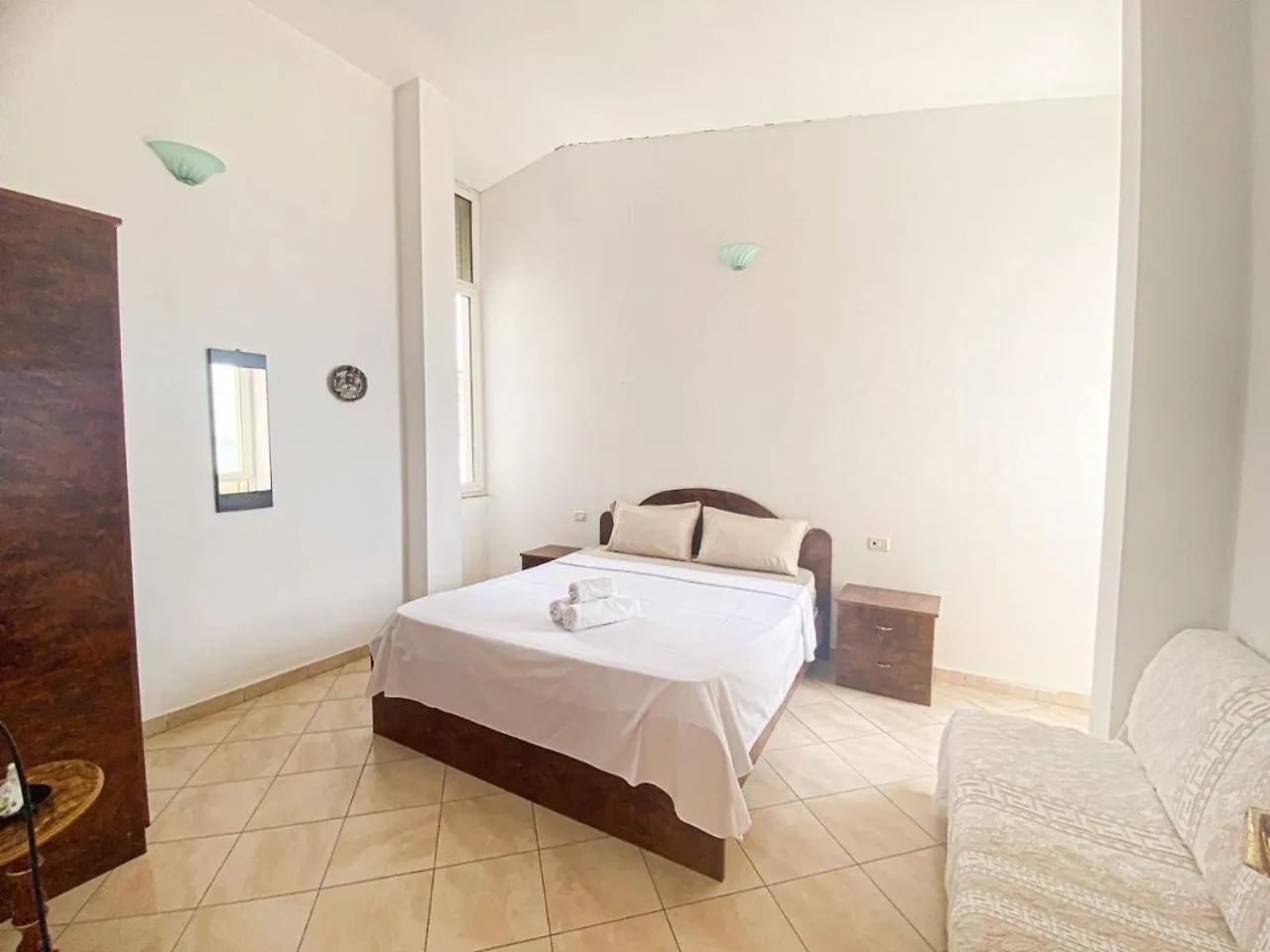 Lungomare Beachfront Apartments Durres