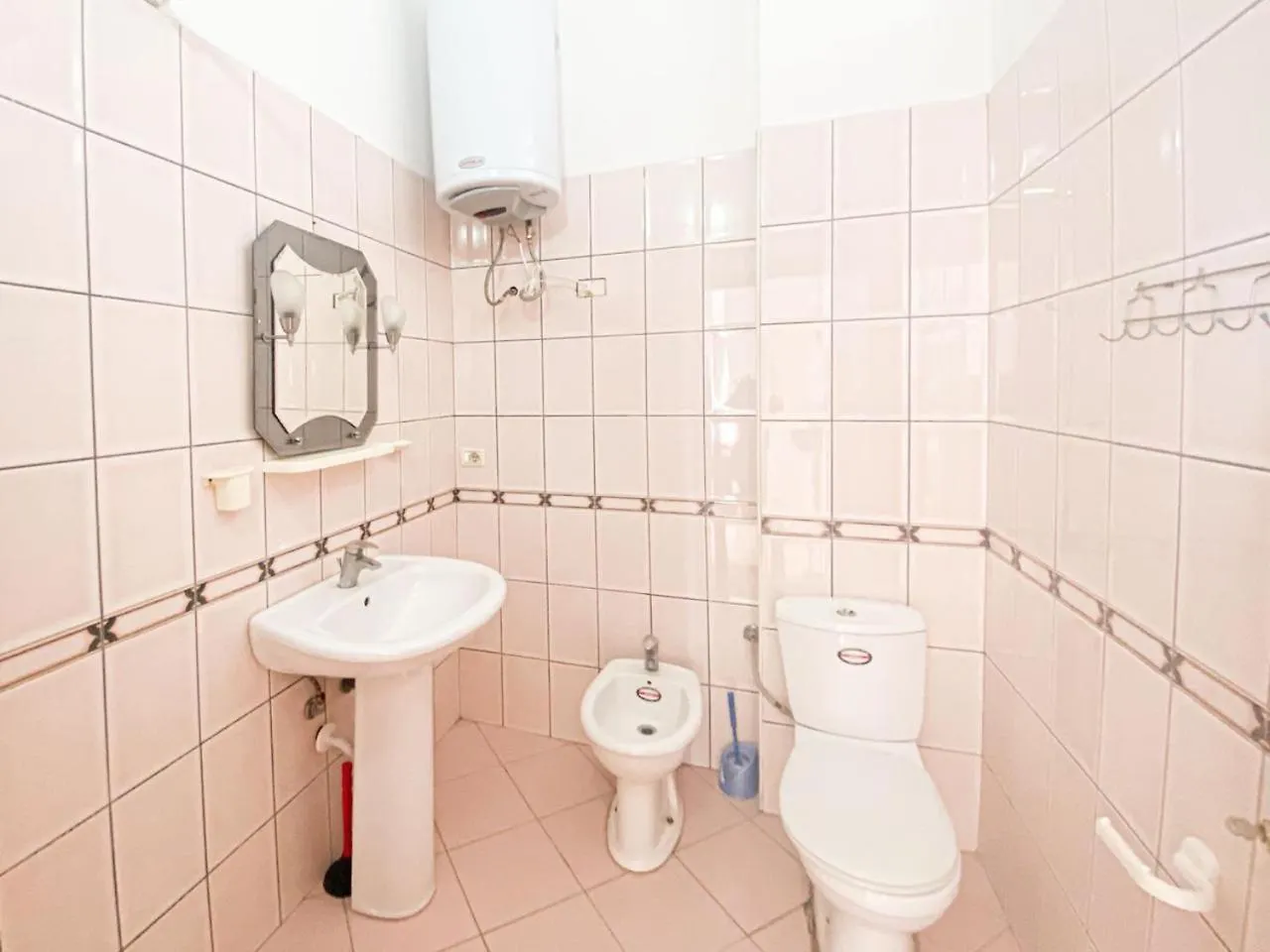 Lungomare Beachfront Apartments Durres 0*,  Albania