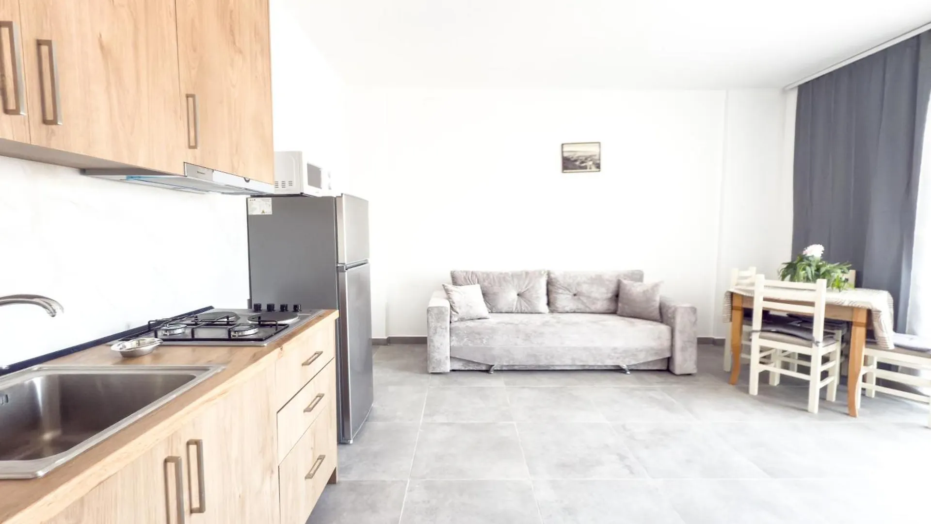 Lungomare Beachfront Apartments Durrës