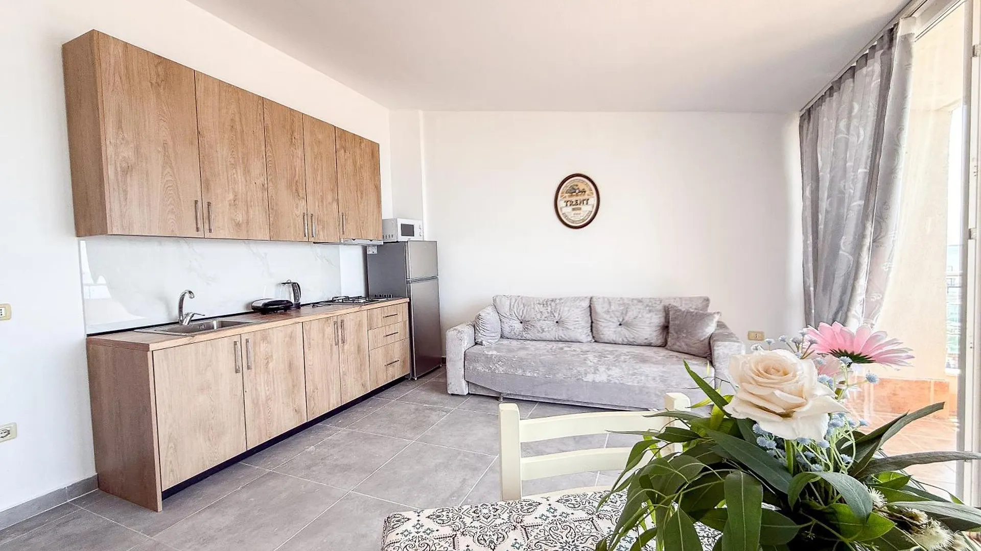 Lungomare Beachfront Apartments Durrës