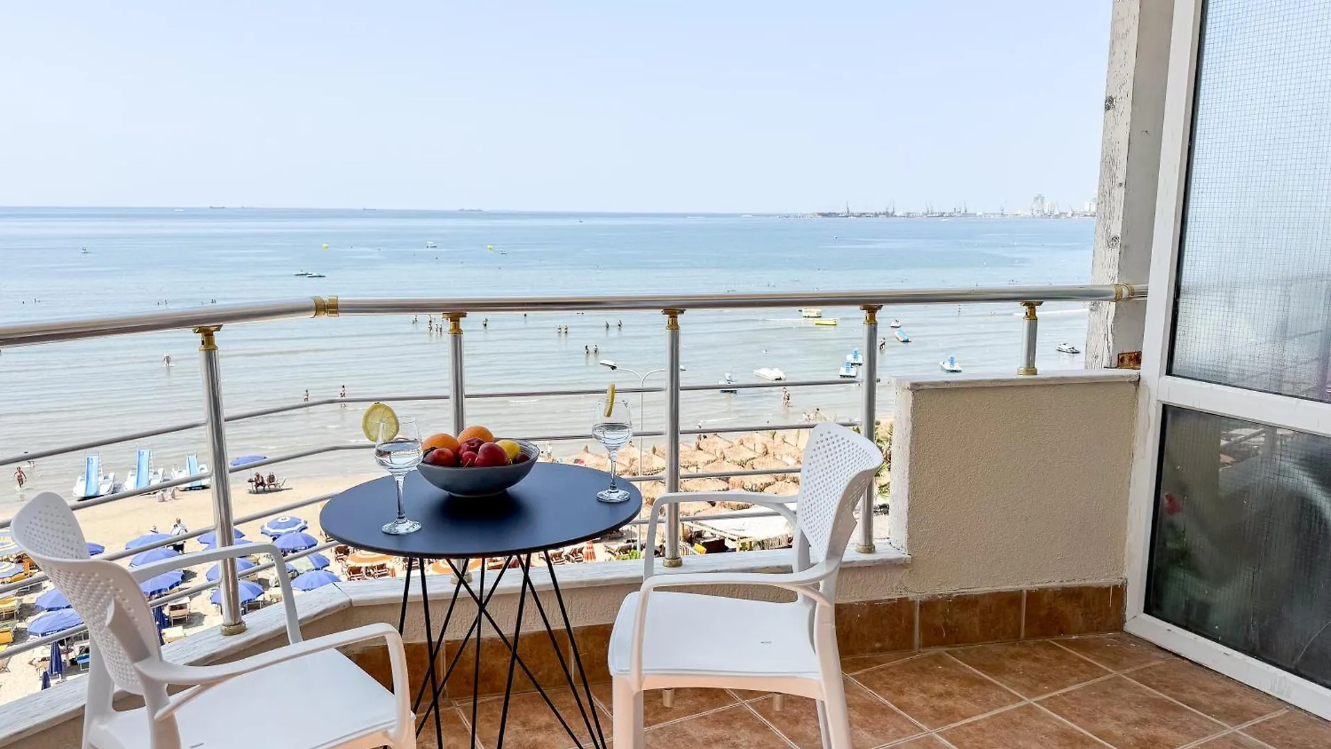 Lungomare Beachfront Apartments Durrës Albanië