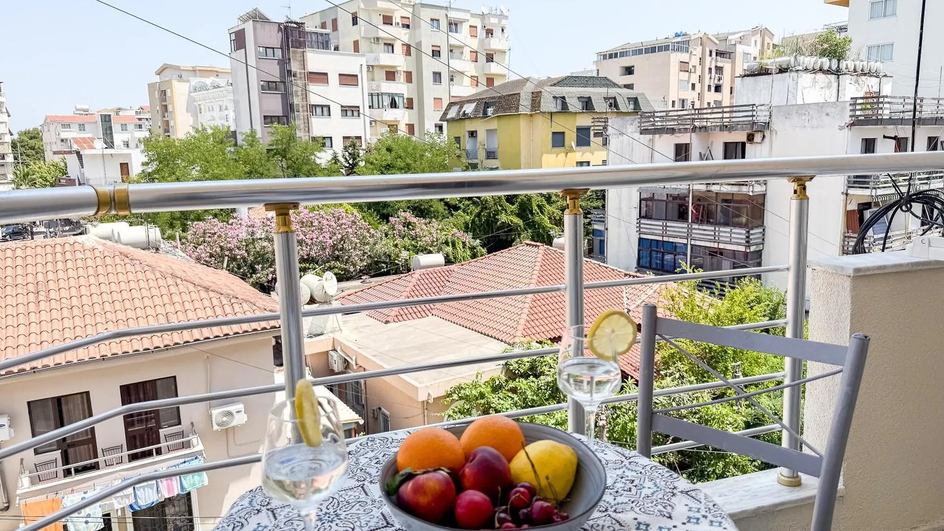 Lungomare Beachfront Apartments Durrës 0*,