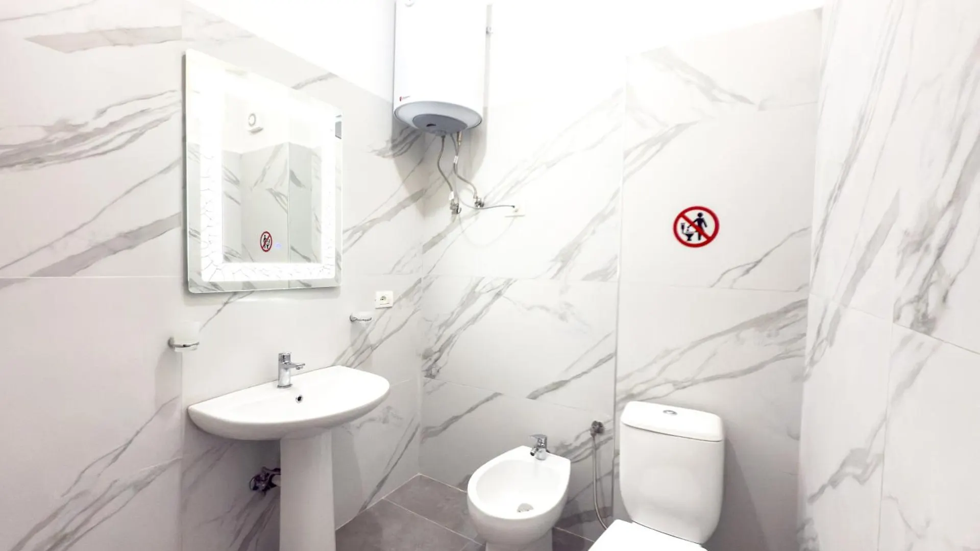 Lungomare Beachfront Apartments Durrës Albanië