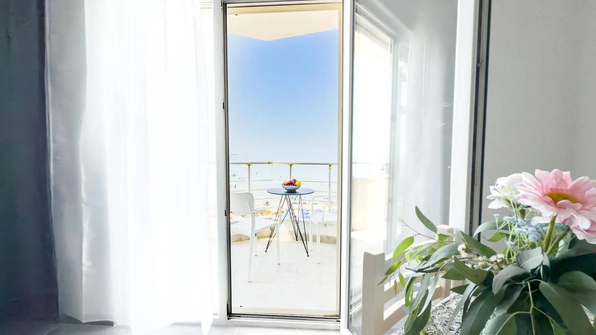Lungomare Beachfront Apartments Durrës Albanië