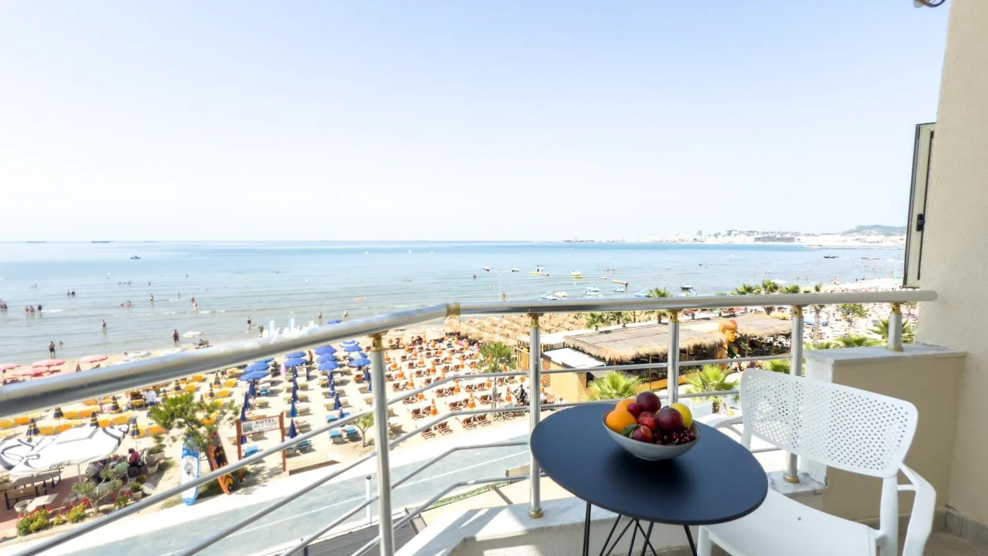 Lungomare Beachfront Apartments Durrës